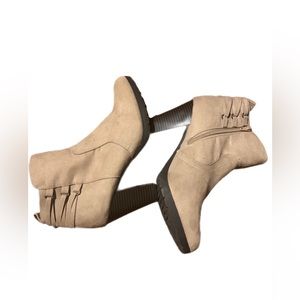 Whitemt Tan Heeled Boots Size 10